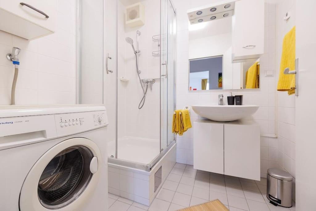 New! Cozy & Lovely Home In The 3Rd District ウィーン エクステリア 写真